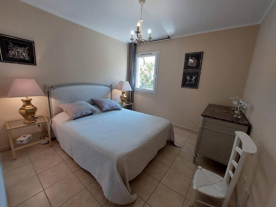 Appartement T3 Agreable, Proche Centre Et Plage. Carqueiranne Buitenkant foto